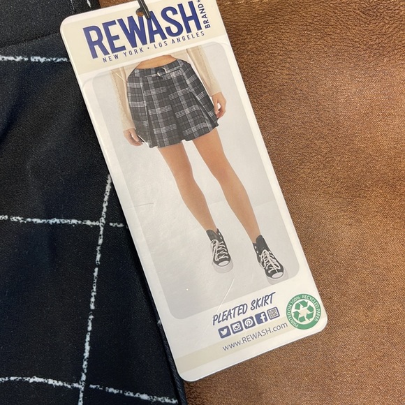 Rewash, pleated black, white checkered skirt, size medium - Picture 2 of 3